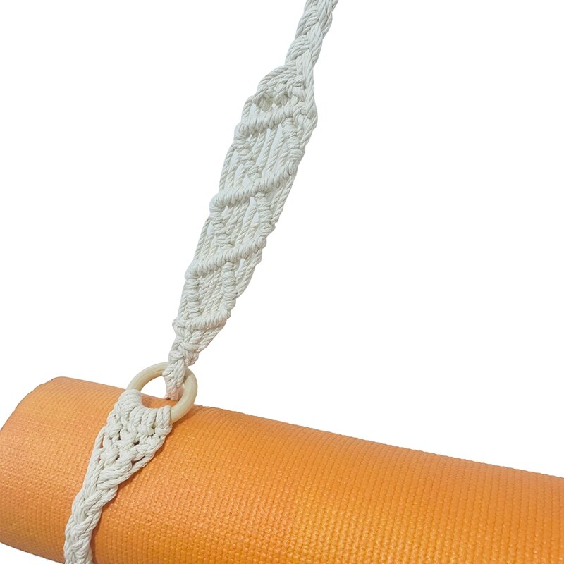 Handgefertigter, verstellbarer schultergurt aus boho-häkel-makramee für yogamatten, geeignet für yoga, pilates und fitness.
