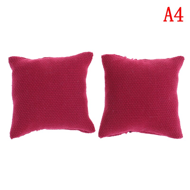 2Pcs/lot 1/12 Dollhouse Miniature Pillow Cushions For Sofa Couch Bed Furniture Toys Without Sofa Chair: A4