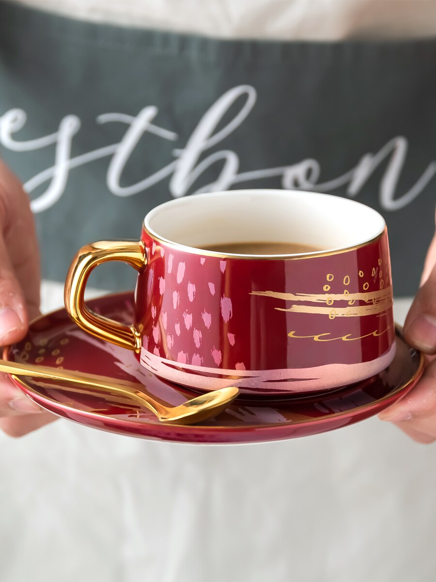 European Style Ceramic Coffee Cup and Saucer Set Beautiful Reuseable Coffee Cup Filizanki Do Kawy Mug BD50CS
