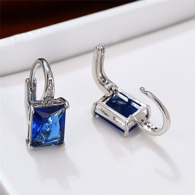 Trendy kvindelige blå zirconia sten øreringe charme lille klip øreringe til kvinder minimalistiske regnbue firkantede bryllup øreringe: Sølvblå