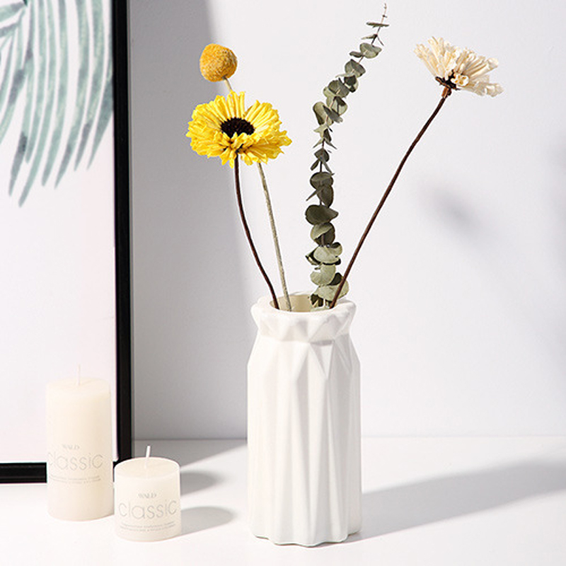 Skandinavisk plastikvase stue soveværelse dekorativ vase simpelt hjem frisk blomsterarrangement vase 1pc: Burgunder