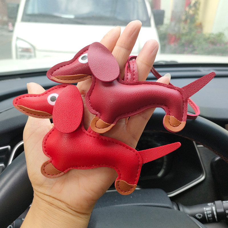 LLavero de Bulldog salchicha de coche para hombre, llaveros de perro de cuero PU, para mujer, bolso, colgante, joyería, llavero con baratija