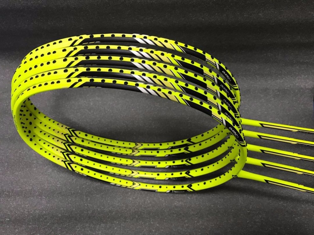 Kumpoo Badminton Racket Super Light 4U 80-84g Full Carbon Ball Control Racquet with 5 Colors L810OLB