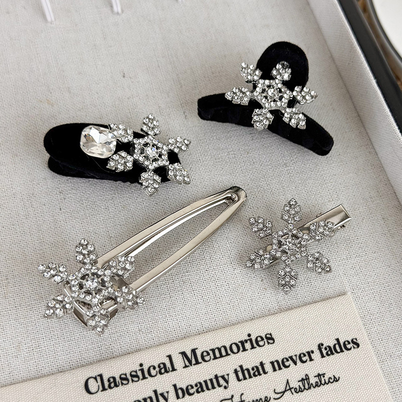 Christmas Rhinestones Snowflake Hair Clips Winter Pearl Crystal Metal Hair Pins For Woman Girls Sweet Barrettes