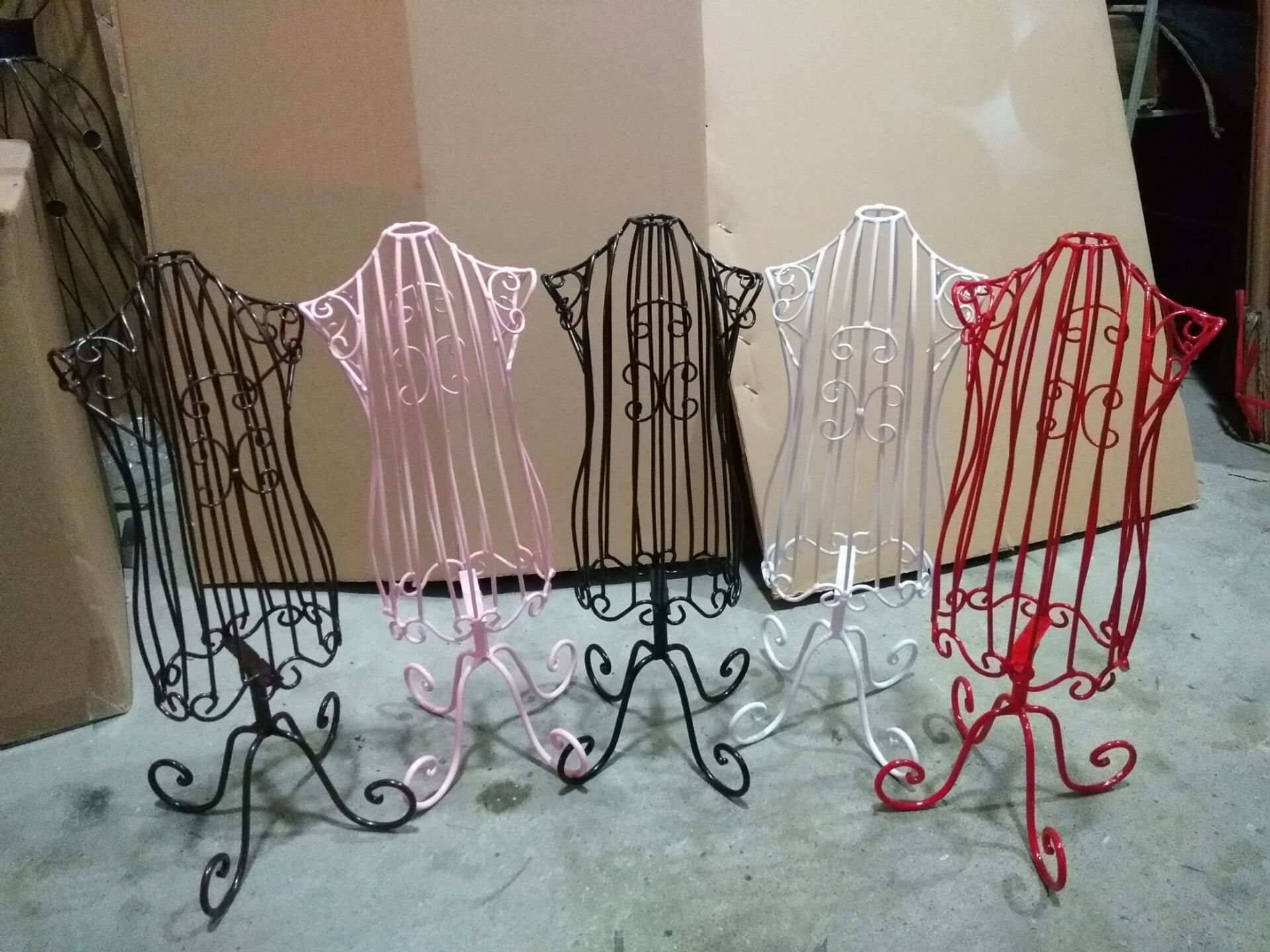 Wysokiej jakości 4 w stylu metalu dla zwierząt domowych manekiny ciało Model psa zwierzęta domowe są dziecko wieszaków na ubrania artykuły dla zwierząt jeden kawałek D192