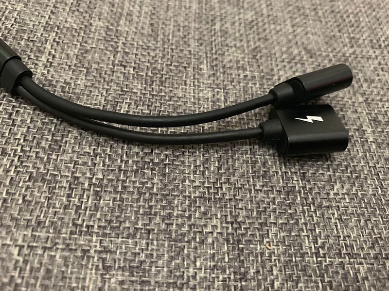 Dubbele verlichte hoofdtelefoonaansluiting en oplaadadapter donglekabel compatibel met iphone 11/11 pro/x/xr/xs/xsmax /8/7, ondersteunt alle ios: Zwart