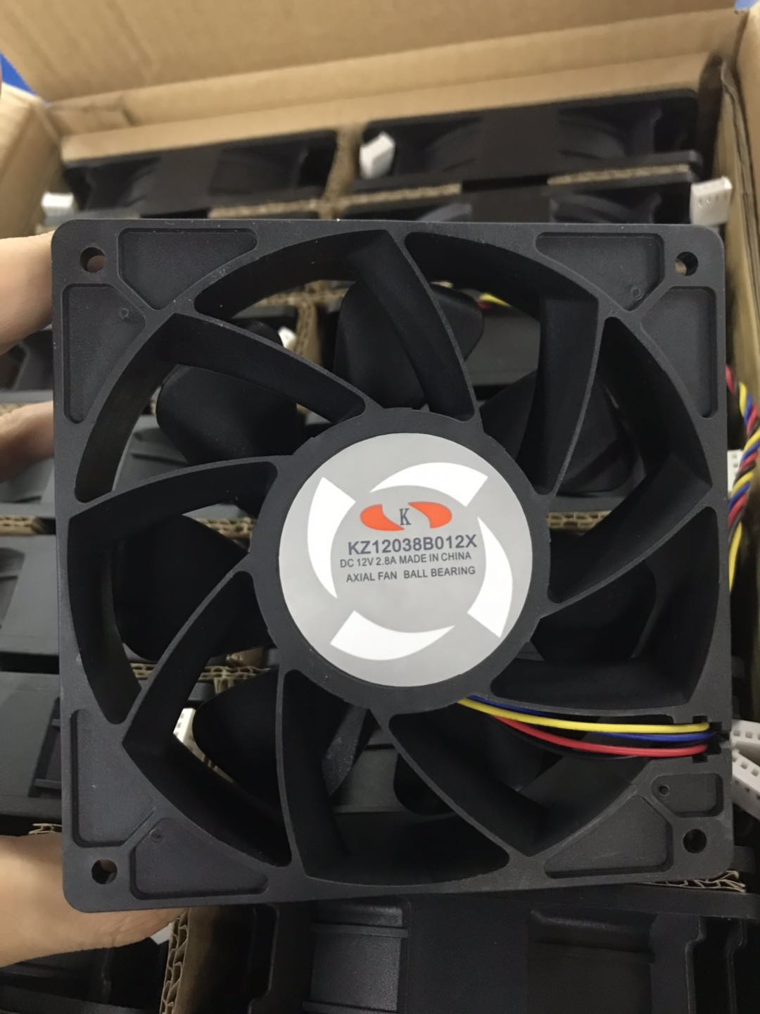 Neue Bergmann Fan 6000R DC 12V 2,7 A Fan Für Whatsminer M3X M20S Fan für Antminer S9 T17 S17 s17e S17 + T15 S11 für Liebe Ader A1