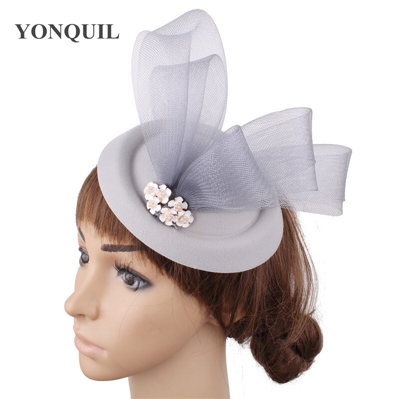 Uldfilt festhat til damer kvinder lejlighed hovedbeklædning hårnål brud bryllup hat fascinator show børn fedora kasket hovedbeklædning: Grå
