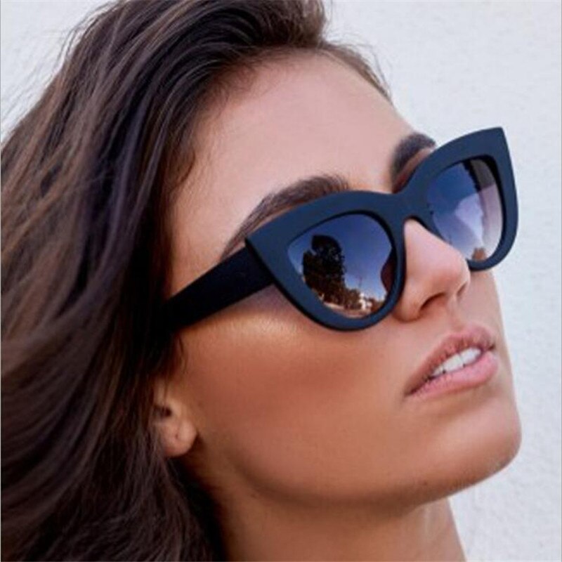 Vrouwen Cat Eye Zonnebril Spiegel Lens Dik Frame Zonnebril Vintage Zwarte Vrouwelijke Brillen UV400