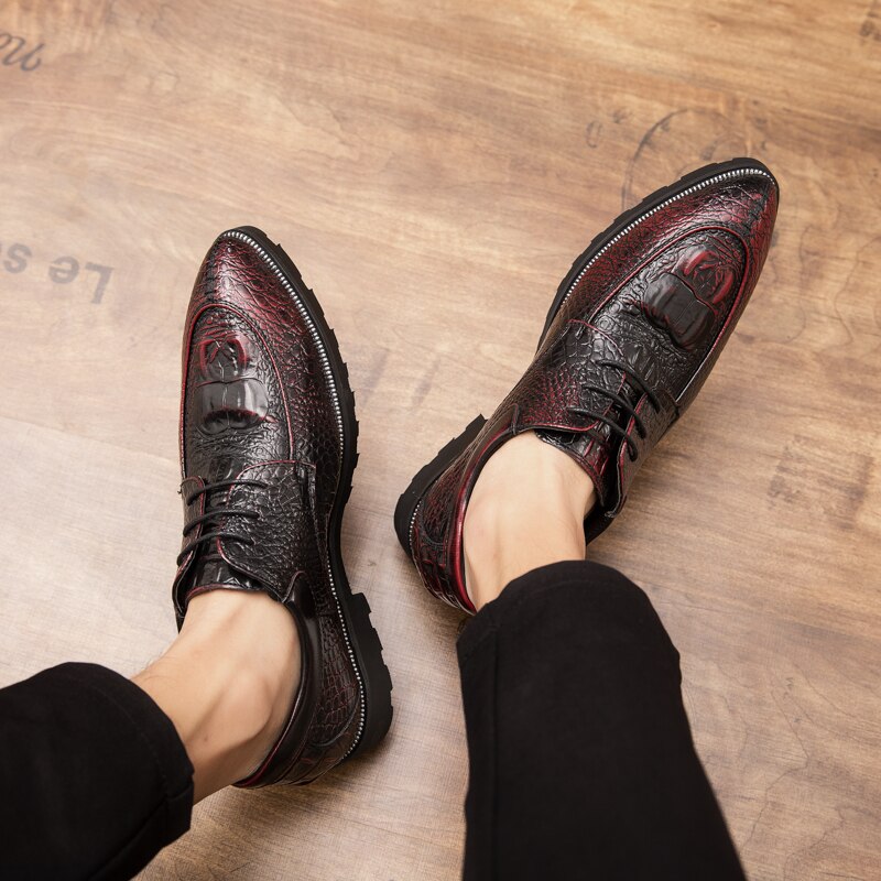 Ectique grande taille 38 ~ 47 automne Crocodile Brogue hommes Wingtip plate-forme chaussures en cuir homme formel en caoutchouc semelle Cowboy Vintage