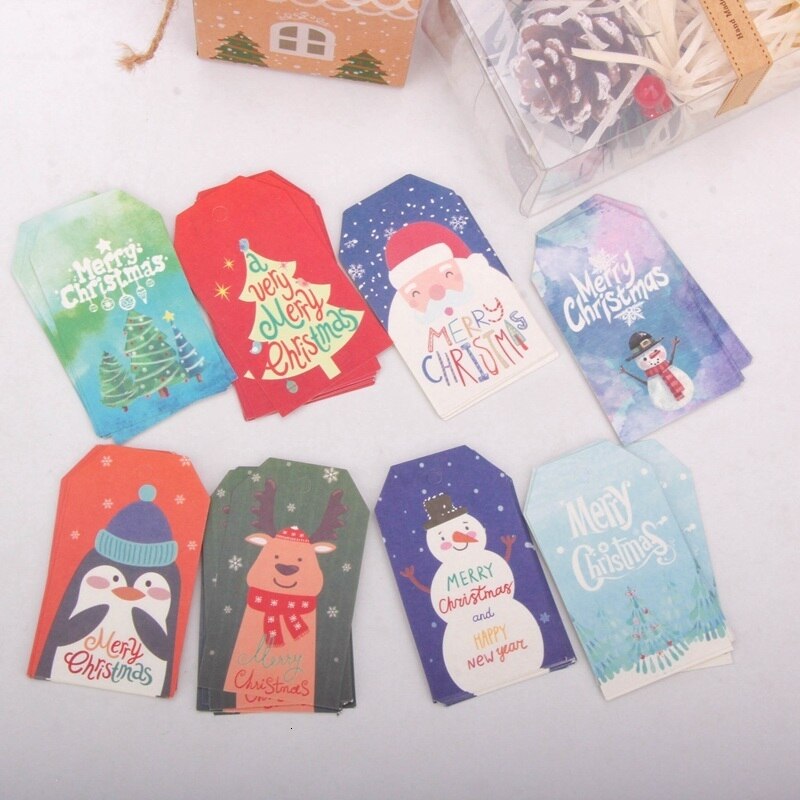 50 stuks/partij vrolijke kerstpapieren labels met touw diy knutselkaarten kerstfeest hangende labels inpakbenodigdheden huishoudelijke artikelen