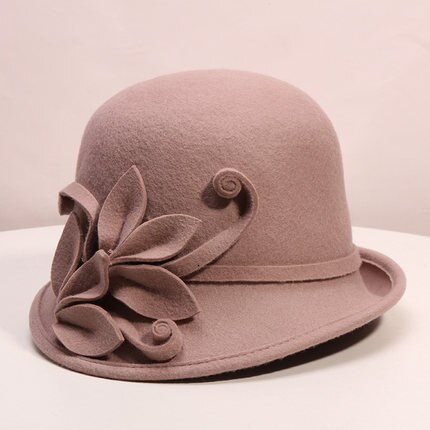 Kvinde efterår og vinter fest formel fedora hat england dame kirke blomst kappe uregelmæssig 100%  uldfilt hatte: Lilla lyserød