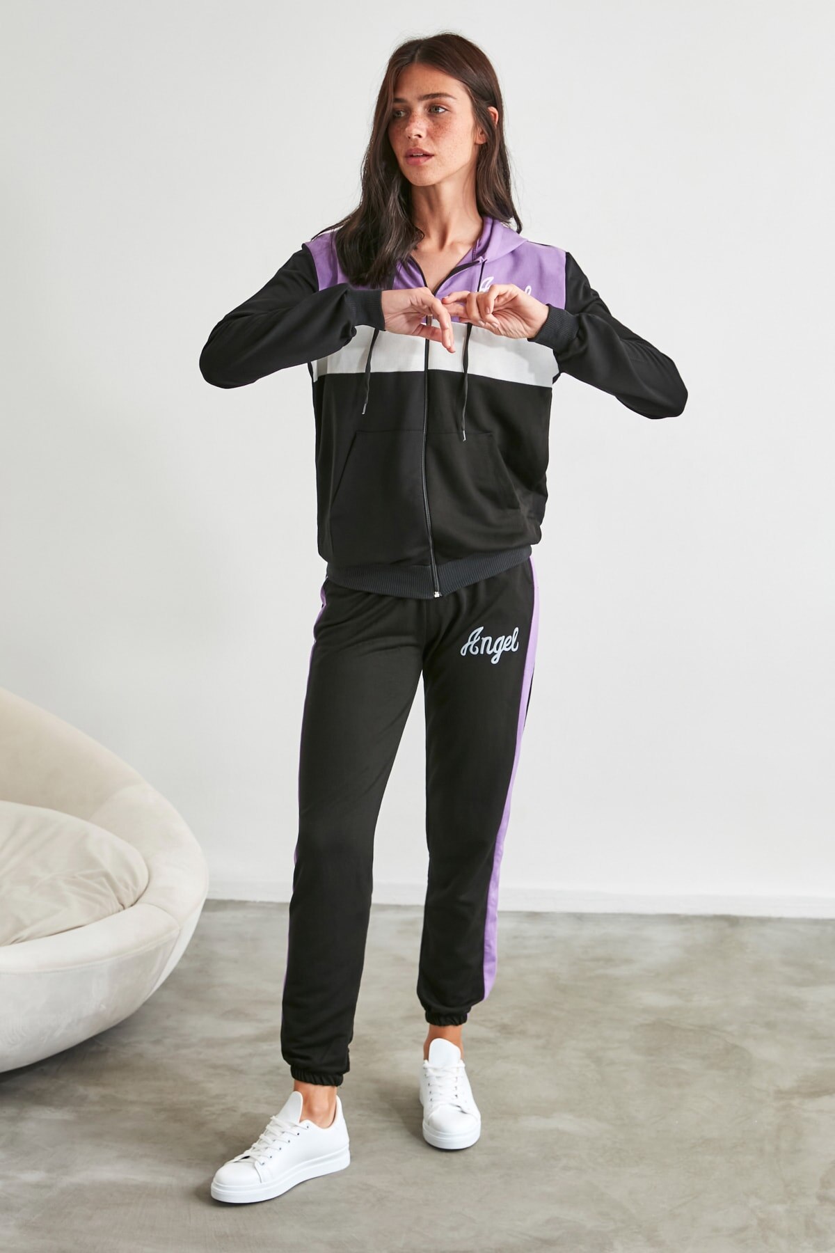 Trendyol Printed and Hooded Knitted Tracksuit Set TWOAW21EM0040