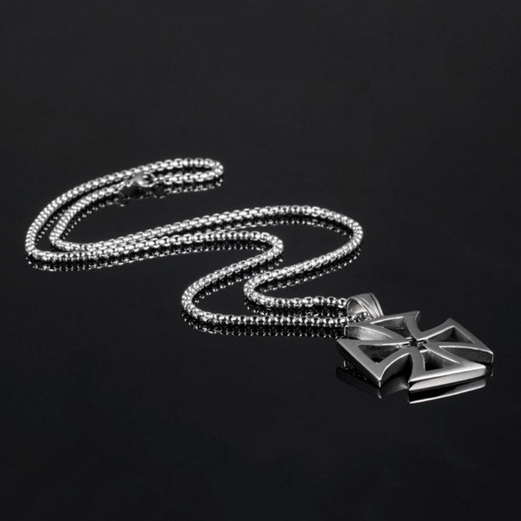 OBSEDE Men Cross Lucky Clover Titanium 316L Steel Pendant Necklace Charms Silvery Chain Necklace Delicate Best Fine Jewelry