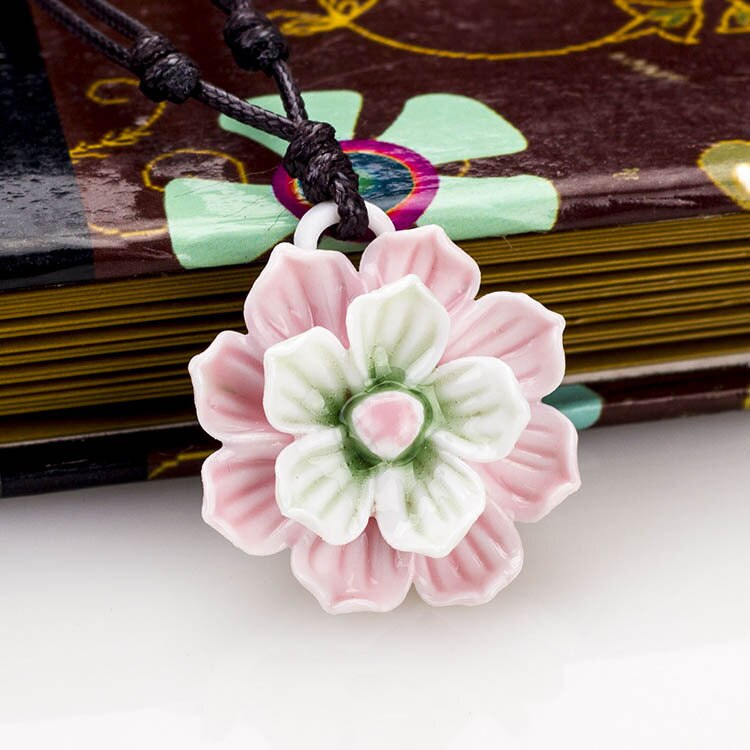Vintage Stijl Blauw En Wit Keramische Handgemaakte Lotus Bloem Hanger Ketting Chinese Stijl Etnische Stijl Lange Ketting Vrouwen Lady: pink with green