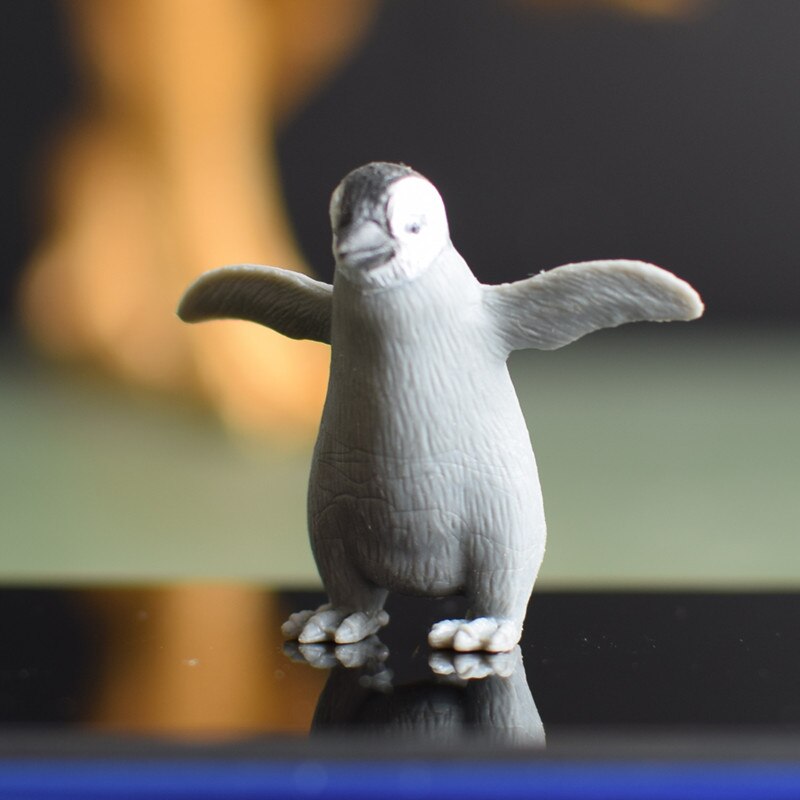 Miniatuur Oceanen Diermodel Schildpad Alligator Walvis Haai Dolfijn Pinguïn Clownfish Kikker Zee Wereld Mini Figurine Decor Speelgoed: Male penguin