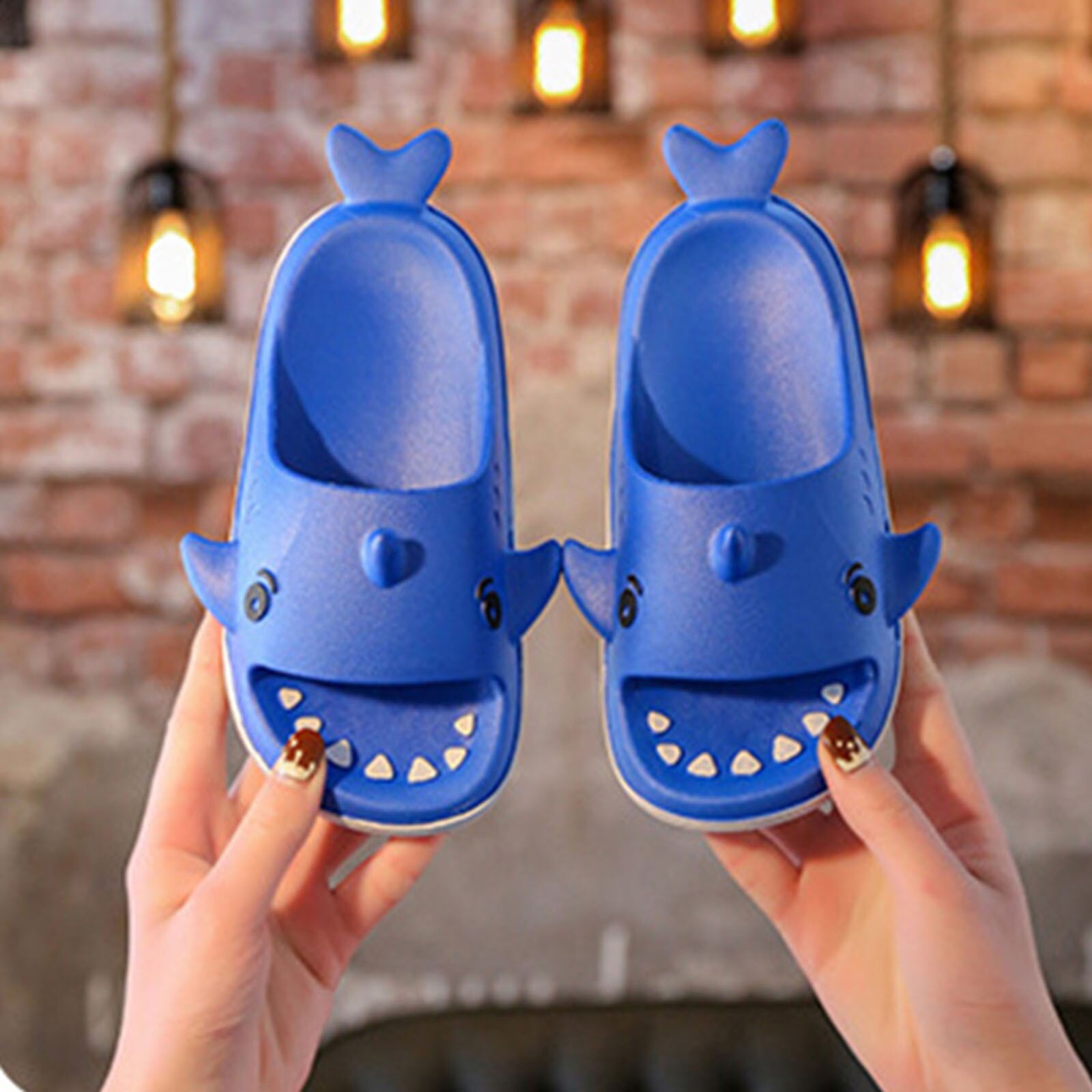 Kids Slippers For Boys Girls Cartoon Shark Shoes 1-6 Years Slippers For Home Summer Non-Slip Bath Home Bathroom Beach Shoes