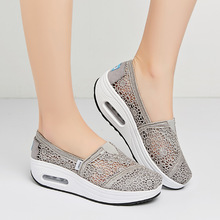 Kvinders fritidssko platforme slip-on åndbar mesh polstring walking toning sko kiler