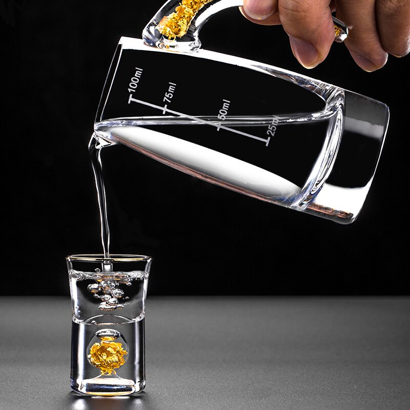Førsteklasses manuelt krystallskuddsglas bygd i rent gullgullblad brennevin brannvann mini vinkopper vindelerboks