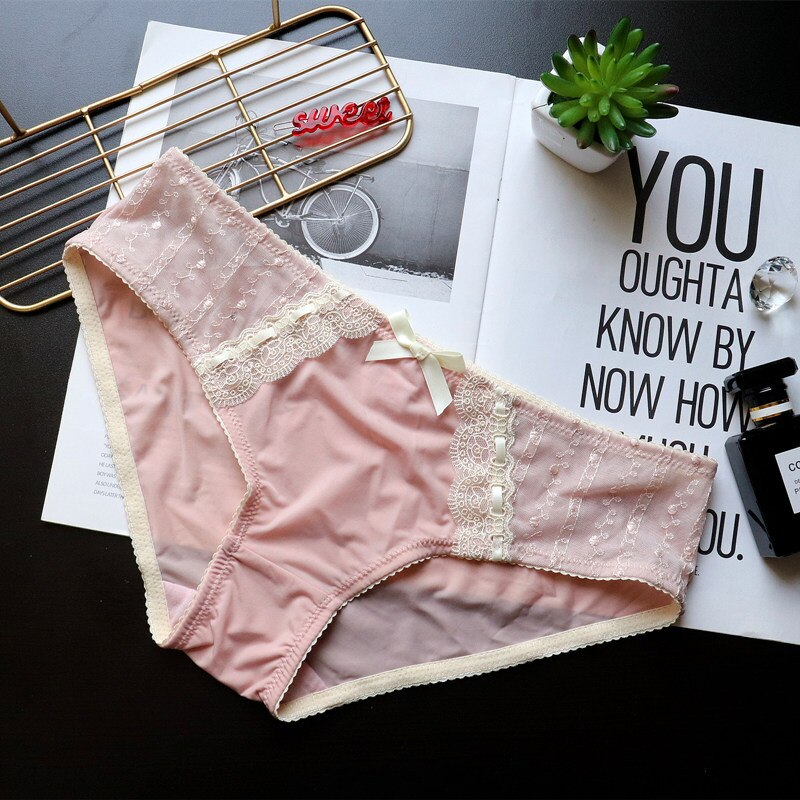 Bragas de encaje bordado Retro japonés para mujer, ropa interior bonita de talla grande, cintura baja, caderas, seda de hielo, transpirable: Beige pink / XL