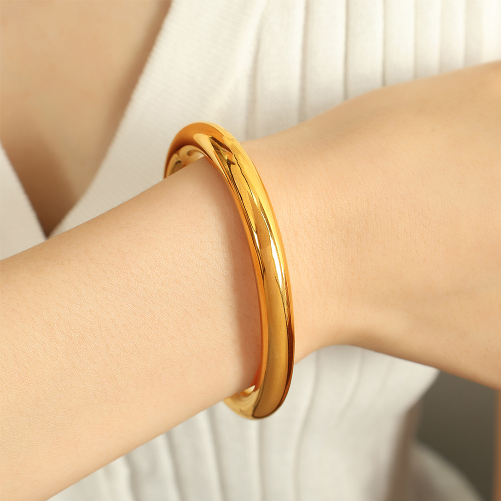Stainless Steel Fashionable 18K Gold Plated Colorless Jewelry Hollow Bracelet Women's Chunky Bangles Bracelets