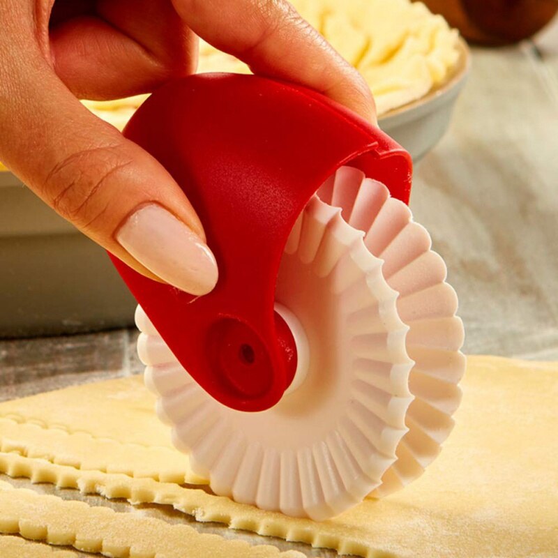 1PC Plastic Spaghett Noodle Maker Lattice Roller Dough Cutter Tool Home Kitchen Helper Light Weight DIY Dough Pizza Cutting Tool