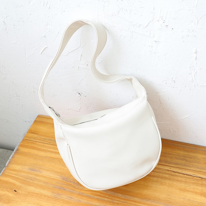 Vintage armhåla väska bred rem dam axelväska stor kapacitet mjukt pu läder dam handväska ledig resväska crossbody väskor: Vit