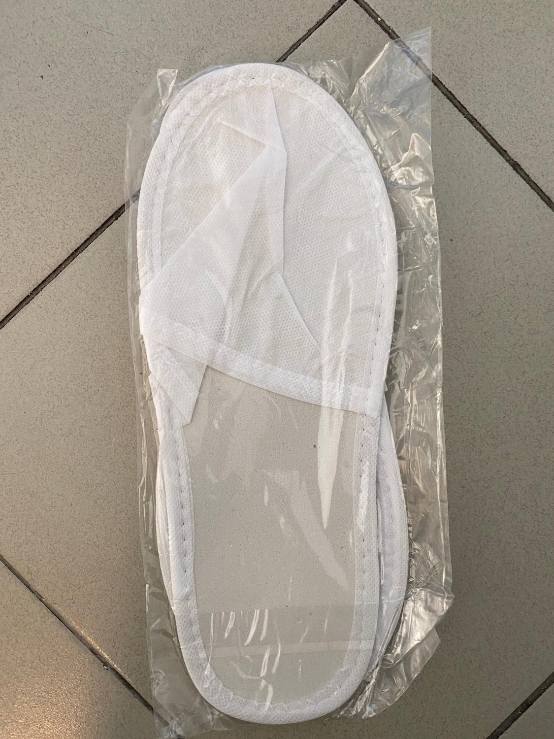 Hotel Slippers Disposable 50/100/200 Pair Anti Slip Unisex White Flat Slipper Lightweight Fluffy Sanitary Hotel Travel Slippers