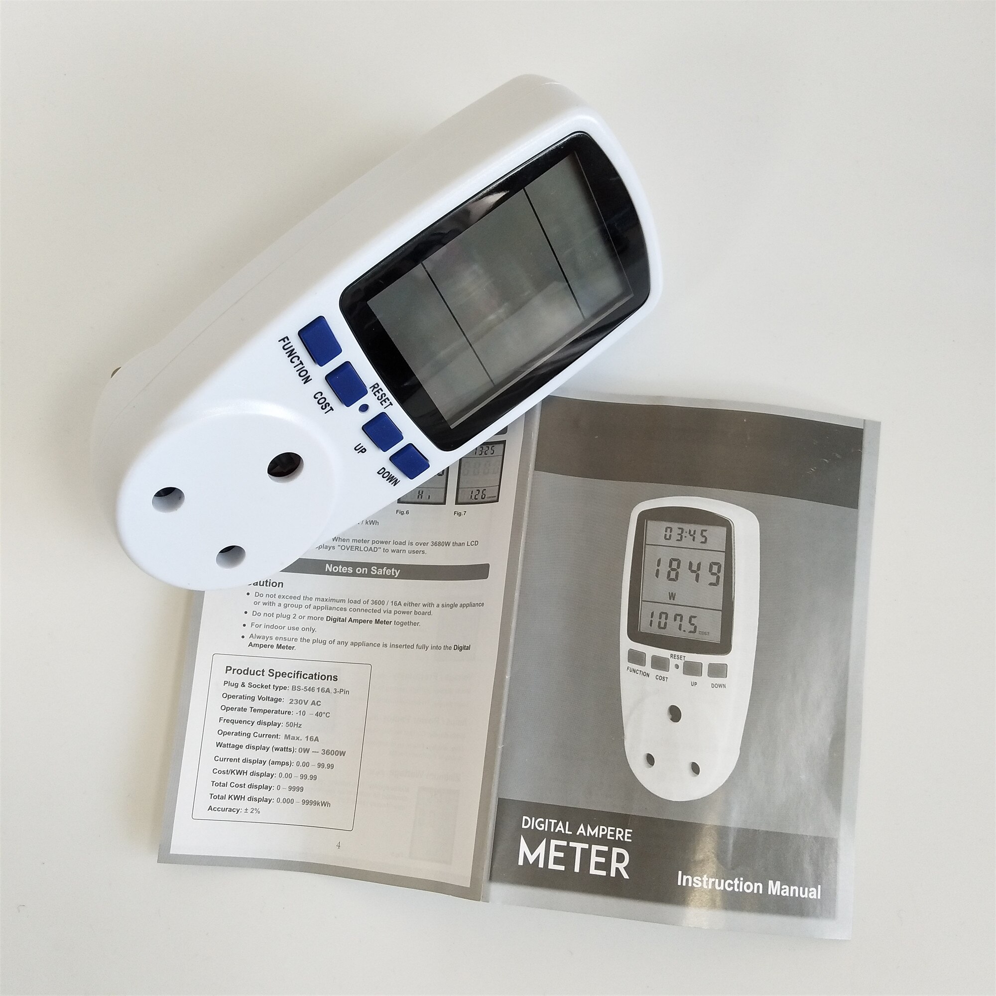 South Africa Plug In Digital Voltage Wattmeter Power Analyzer Electronic Power Meter Energy Meter Automatic Kwh Power Switch