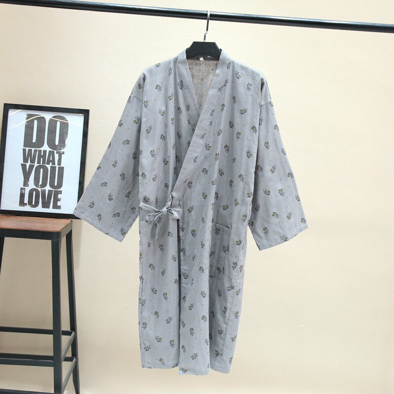 2022 män& #39 ; s 100%  bomullsgaze bomullsrock lös tunn yukata japansk kimono pyjamas herr & #39 ;s huvrock v-ringad pyjamas badrock: Grå ponny / M