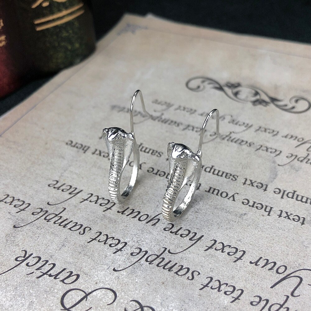 Mode-sieraden Egyptische Stijl Zilveren Kleur En Gouden Dier Cobra Snake Shape Dangle Hook Oorbellen Voor Vrouwen: Silver Colour