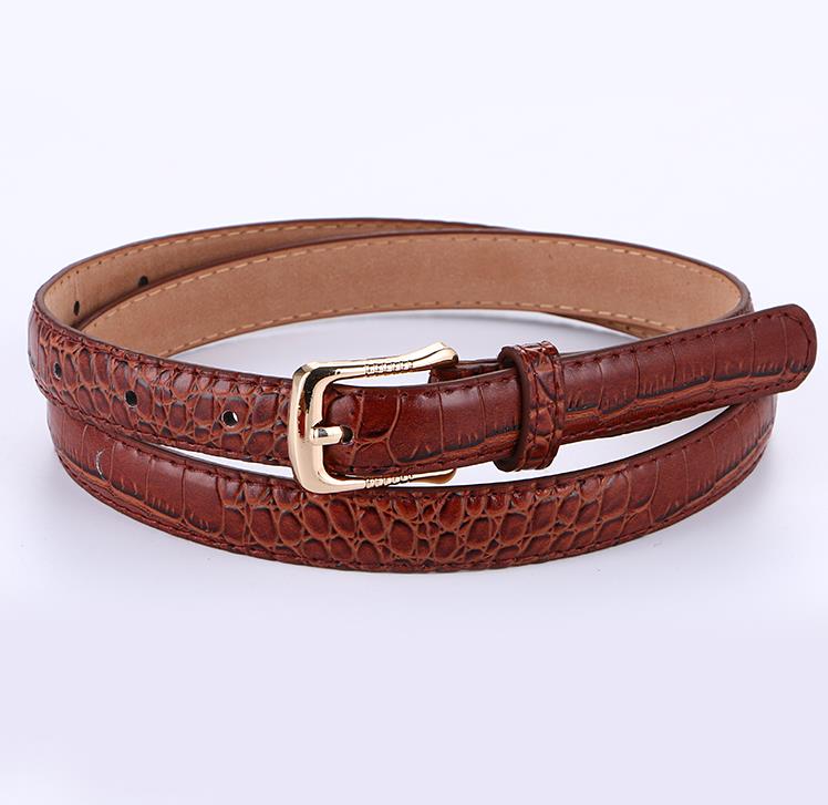 Bra kvinna pu läder skinny belt tunna midjeband remmar smala krokodil mönster bälten pin spänne bälte lady jean student: Mörkbrun färg
