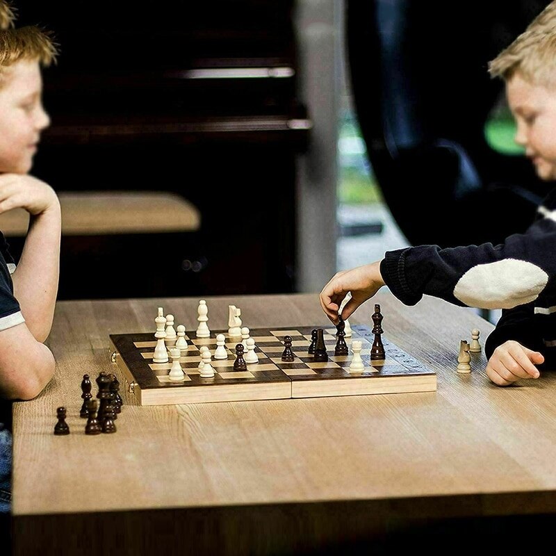 Jeu d'échecs médiéval de en bois composite,32 pièces dorées ou argentées, échiquier magnétique,