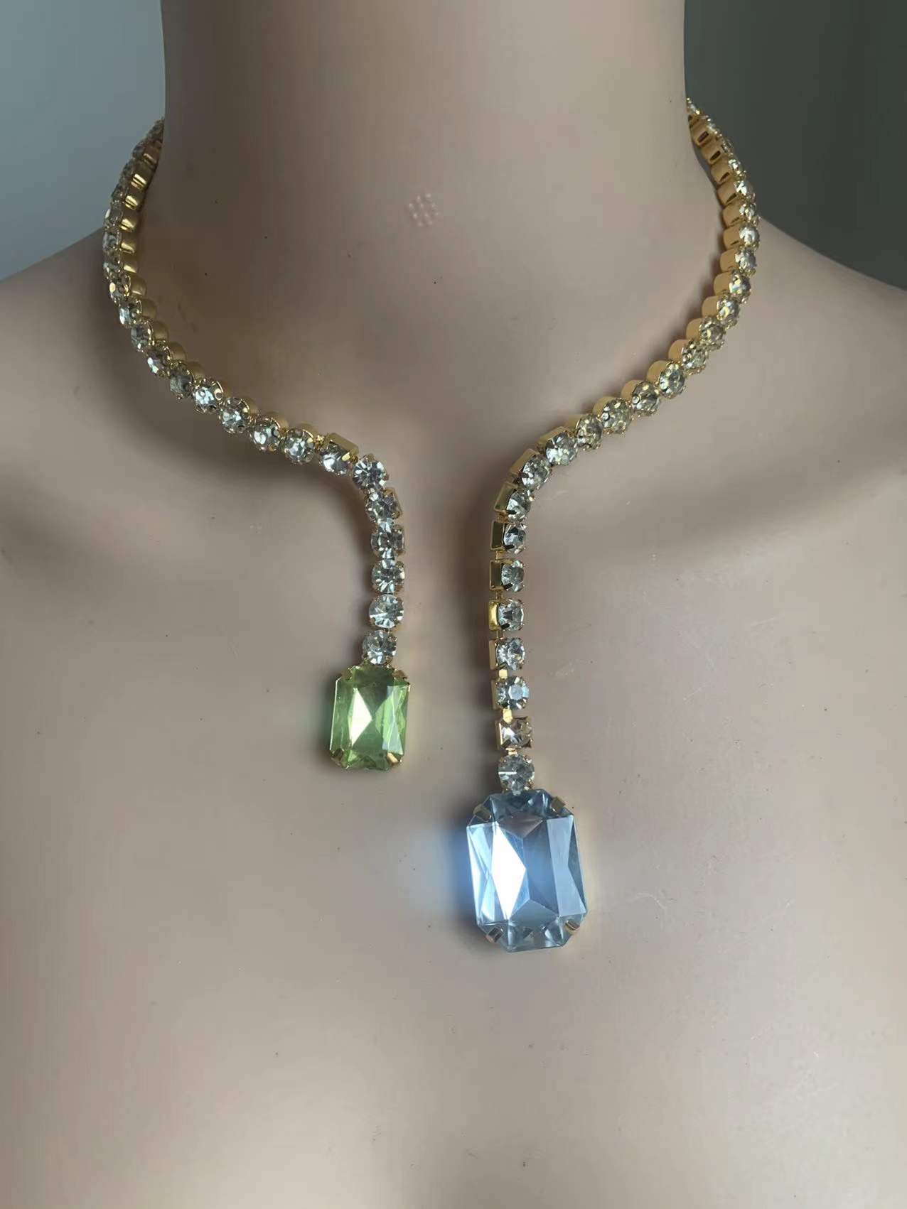 Collar con colgante de cristal doble grande para mujer, joyería de boda con Torques, Gargantilla abierta con diamantes de imitación brillantes: Grass Green / Plata