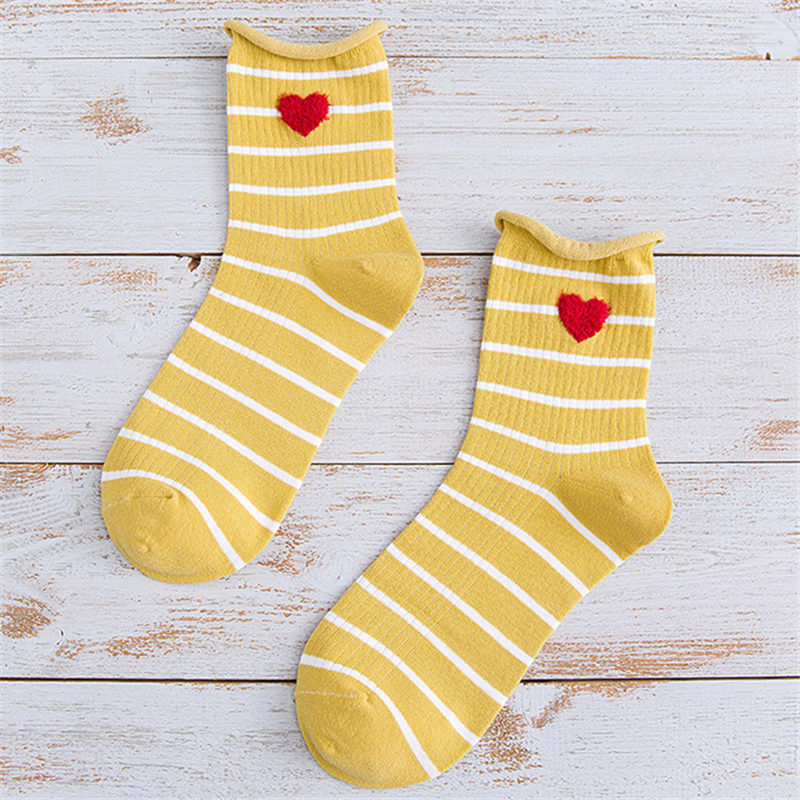 Autumn Winter Soft Cotton Striped Love Heart Women Socks Curling Piled Literary Loose Tube Japanese Kawaii Cute Socks: Yellow