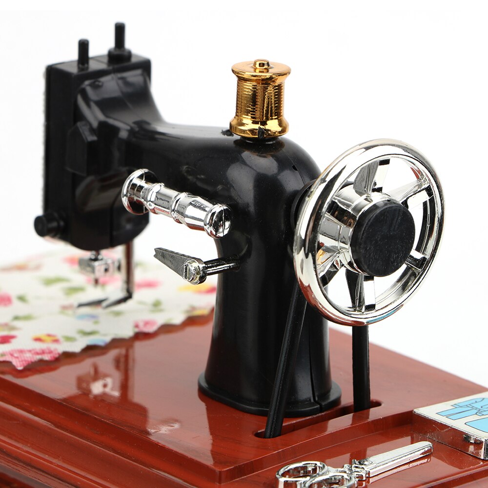 Jewelry Box Mini Sewing Machine Style Music Box Hand Crank Vintage Music Boxes Christmas Year Birthday