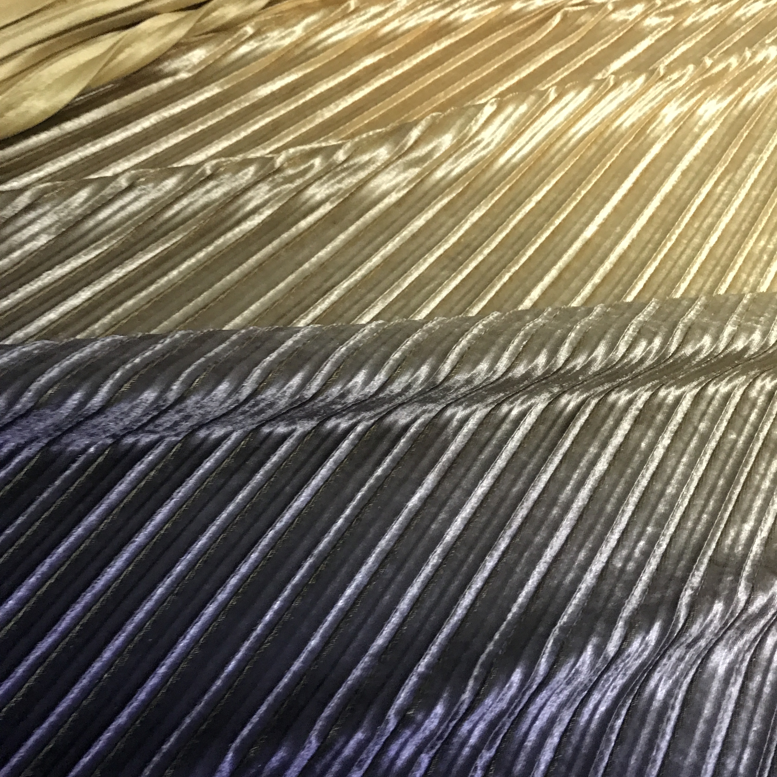 Linche en tissu plissé à l'accordéon | 1 mètre, 150cm 59 "de largeur, doré bleu foncé, décoloration, jupe en tissu, tissu à coudre MM474