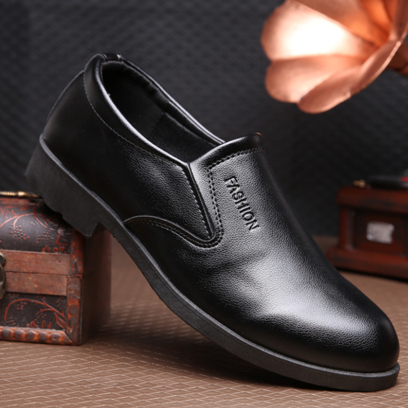 Miesten pienet kengät, puvun kengät, vapaa-ajan kengät, englanti, mustat, pehmeät ja teräväkärkiset kengät, miesten kengät, muodolliset kengät, miesten