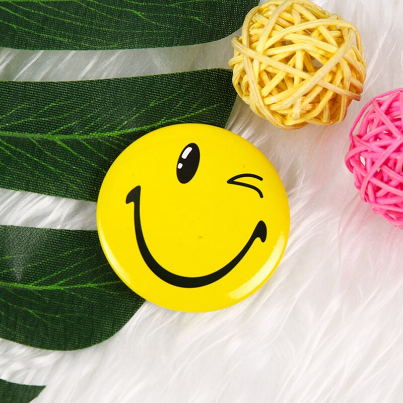 4.5Cm 1 Stks/partij Smiley Knop Broche Gezicht Open Ogen Leuke Badge Glimlach Kind Leuke Wai Unisex Youe Scheen