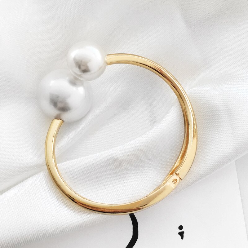 Goud Kleur Armband Voor Vrouwen Mooie Sieraden Met Dissymmetrie Parel Voor Dames Mode Armbanden