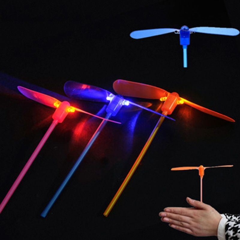 LED-Blitz Kunststoff Bambus Libelle Propeller freundlicher Ich bin Freien Hand Drücken Spielzeug B2QD