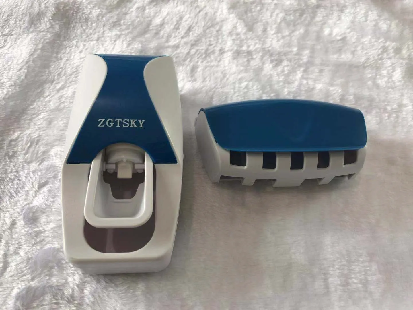 Badkamer Accessoires Automatische Tandpasta Dispenser Stofdicht Tandenborstelhouder Wall Mount Stand Tandpasta Knijpers Tand: Paars