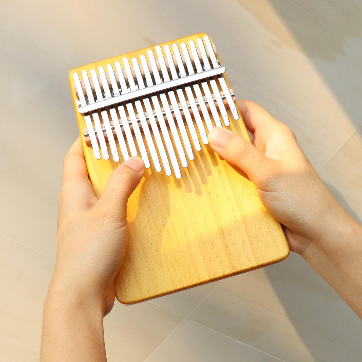 17 Key Thumb Piano Vinger Piano Kalimba Single Board Grenen Mbira Mini Toetsenbord Muziekinstrument Met Tuning Hamer