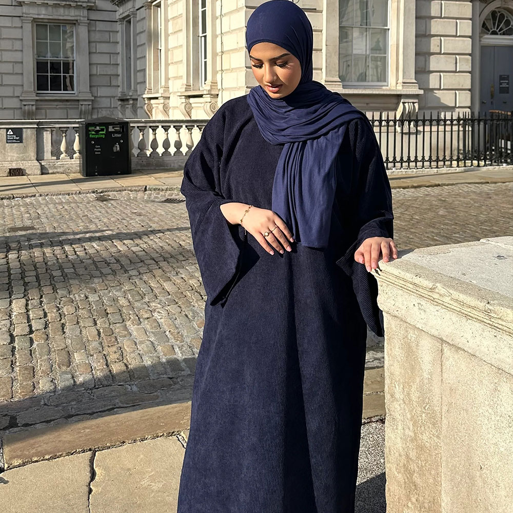 Abaya d'hiver musulmane de Style américain saoudien, fentes de manchette, restauration au moyen-orient, froid, automne-hiver, assurant la chaleur et un Look tendance, 2025