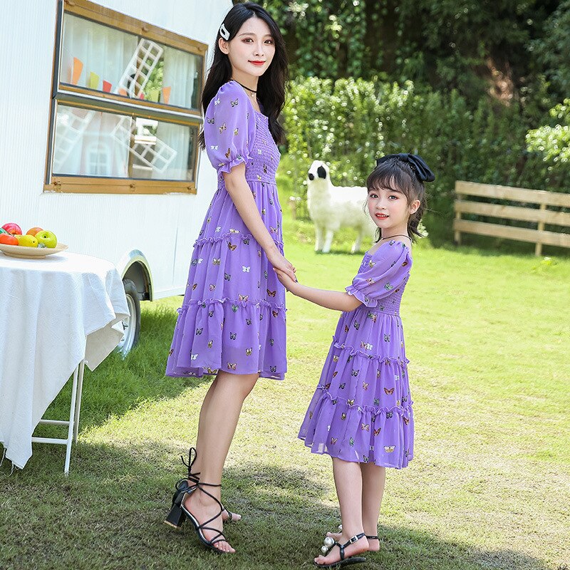 Tweeling baby moeder en dochter jurk paarse bloemenprint zomer moeder en ik trouwjurk familie bijpassende outfits