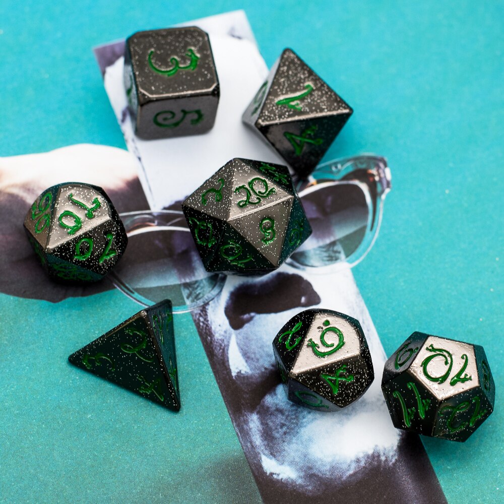 Cusdie Silber Pulver Metall D & D Würfel mit Drachen Schrift, 7 Stck DND Würfel, polyedrisch Würfel einstellen, für Rolle Spielen Spiel MTG Pfadfinder