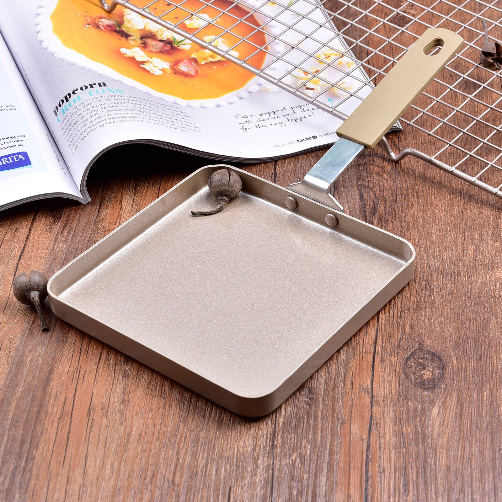 Square Frying Pan with Non-stick Coating Hanging Hole Insulated Handle Kitchen Accessory