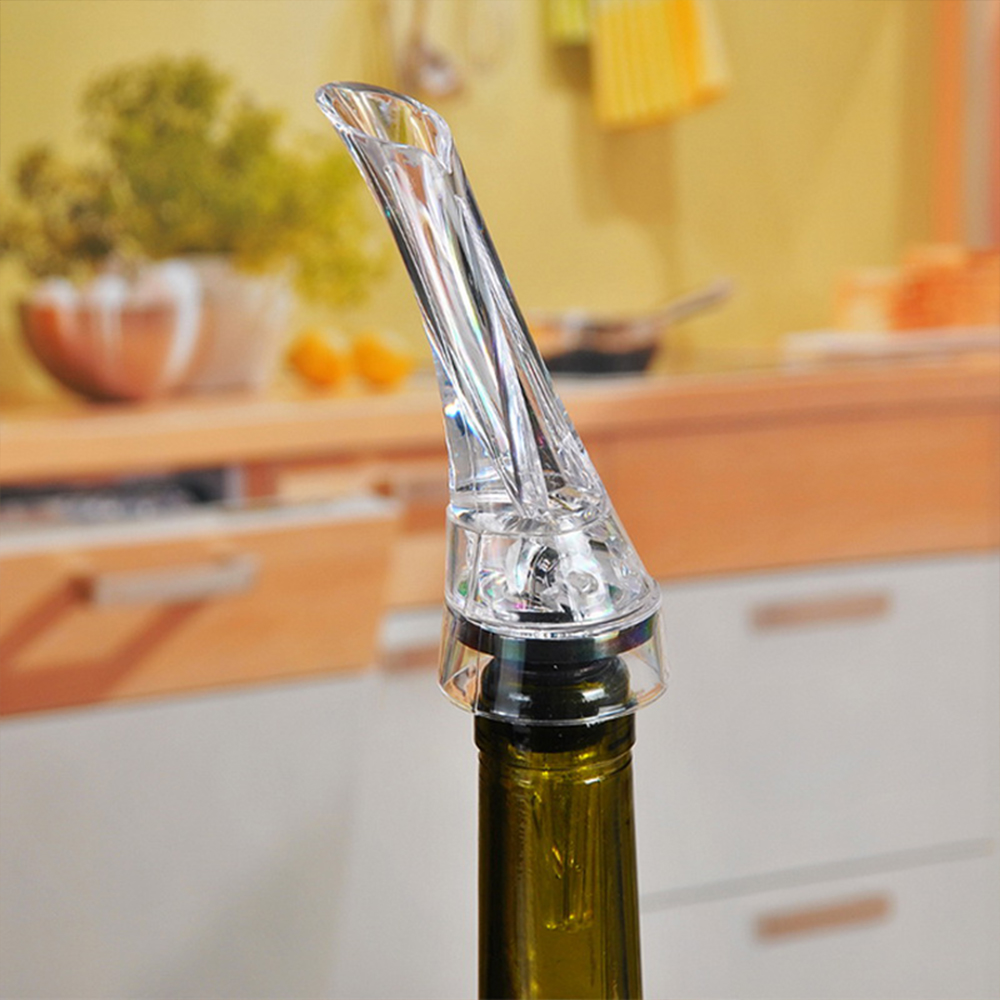 Red Wine Whiskey Magic Aerator Decanter Essential Set Quick Aerating Pourer Glass Red Wine Bottle Mini Travel Aerator