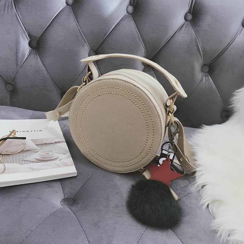 Daunavia Vrouwen Handtassen Ronde Crossbody Tassen Klinknagel Pu Lederen Messenger Tassen Portemonnee Dames Schoudertas Cirkel Leuke Hanger: white