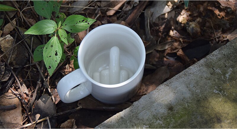 Taza de estilo de dedo medio blanco, para mezclar café, leche, taza divertida de cerámica, taza de agua de capacidad de 300ml